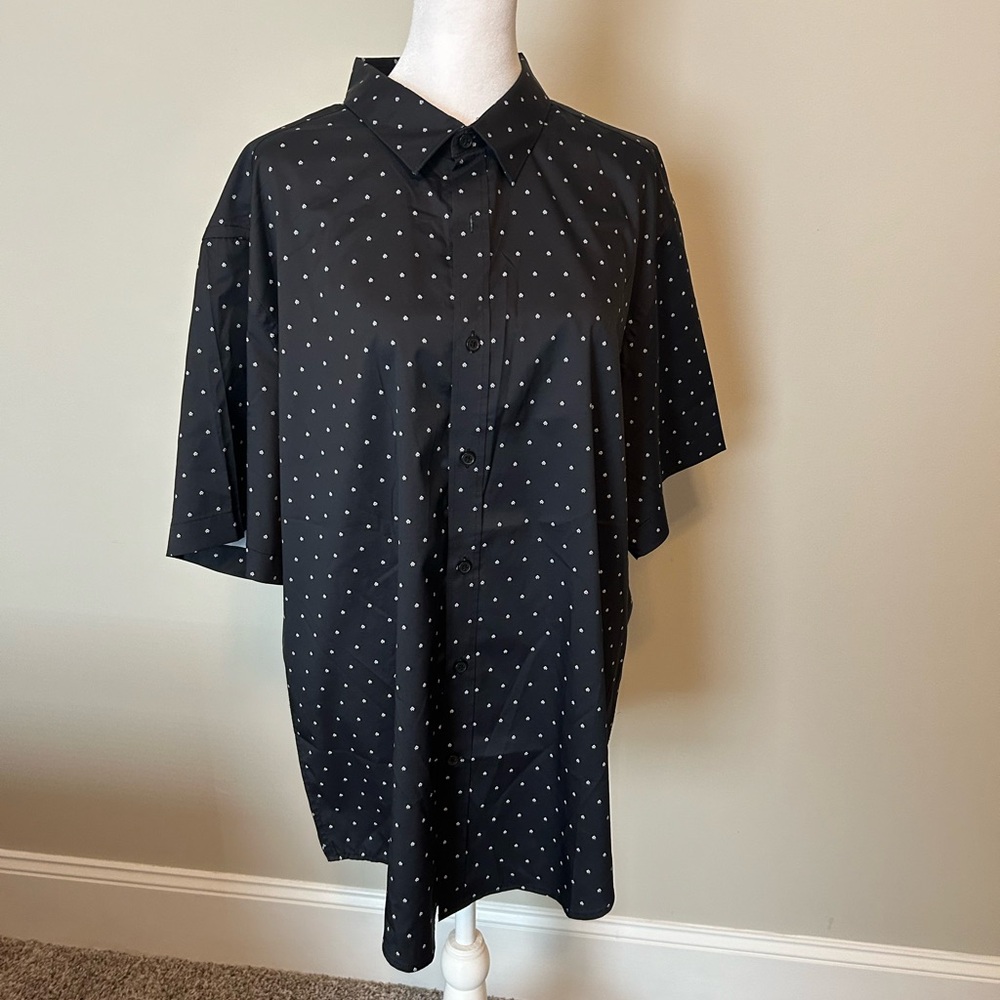 Men’s short sleeve black button up dress shirt. Size XL slim